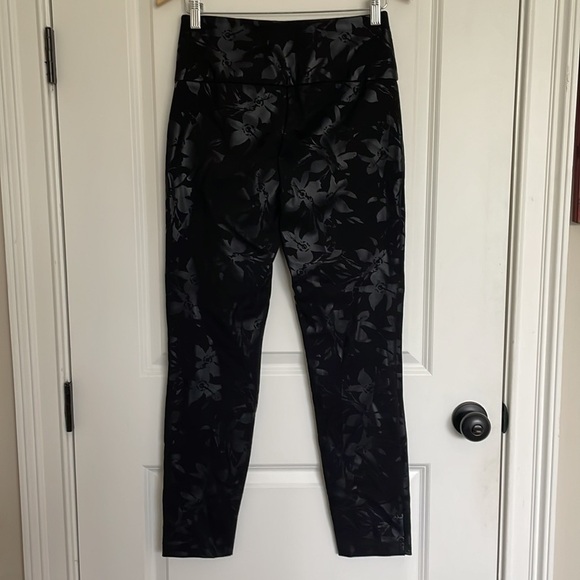 Soft Surroundings Women’s Ponte Floral Pull-on Straight Pants Black S - Picture 3 of 6